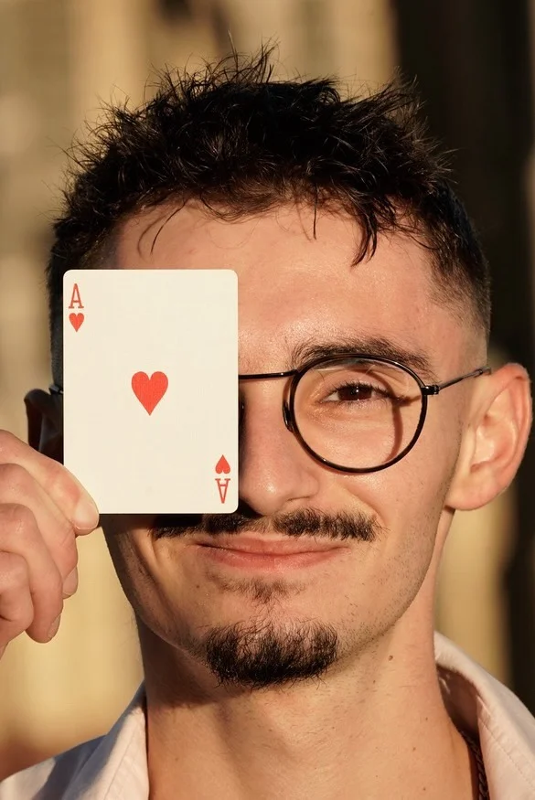 Enzo Agostini, magicien et mentaliste dans le Grand Ouest